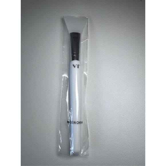 VT COSMETICS Silicone Brush - Picture 1 of 4